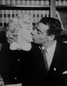 Kiss Picture Bisou Phuket